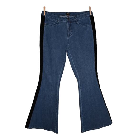 G.I.L.I. NEW $108 Flare Leg Denim Jean w/ Velvet Trim Medium Wash Size 0 - Picture 2 of 3